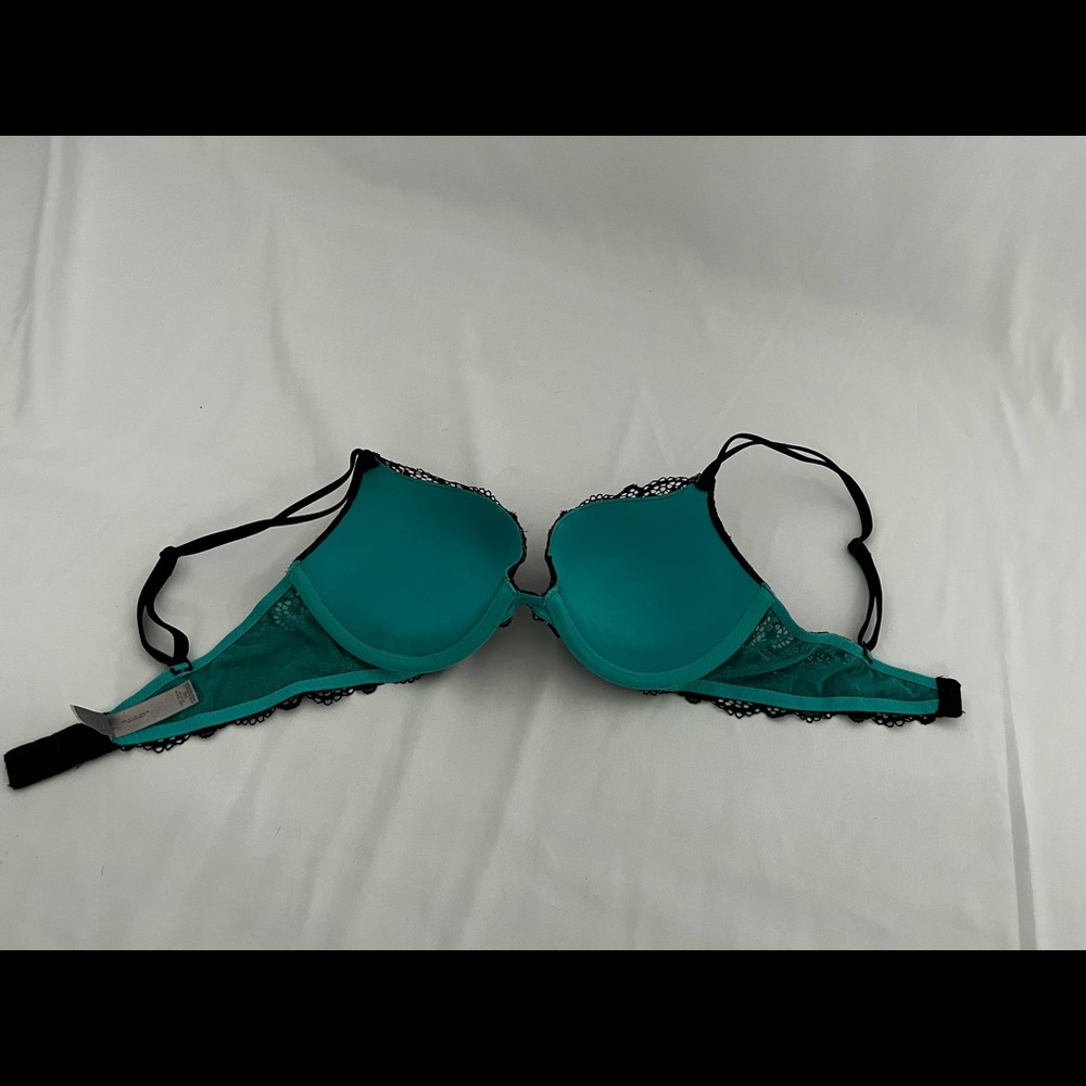 Bra - Picture 2 of 3